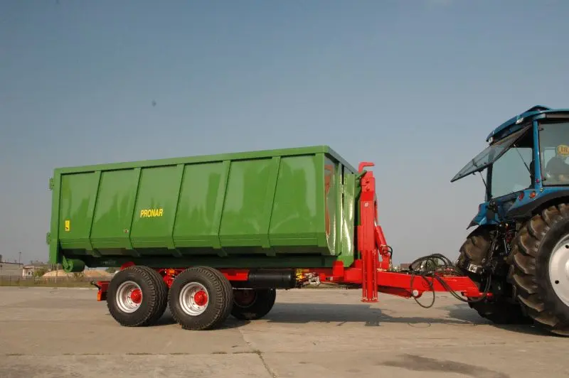 T185_z kontenerem_2008 (1).webp